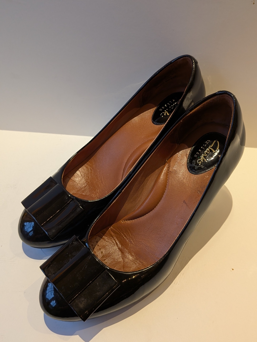 Clarks Black Patent Leather Heels with Decorative Bow